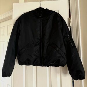 NWOT Simply VERA WANG Black Cropped Bomber Jacket